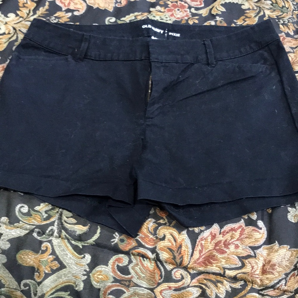 Old navy black shorts size 8.